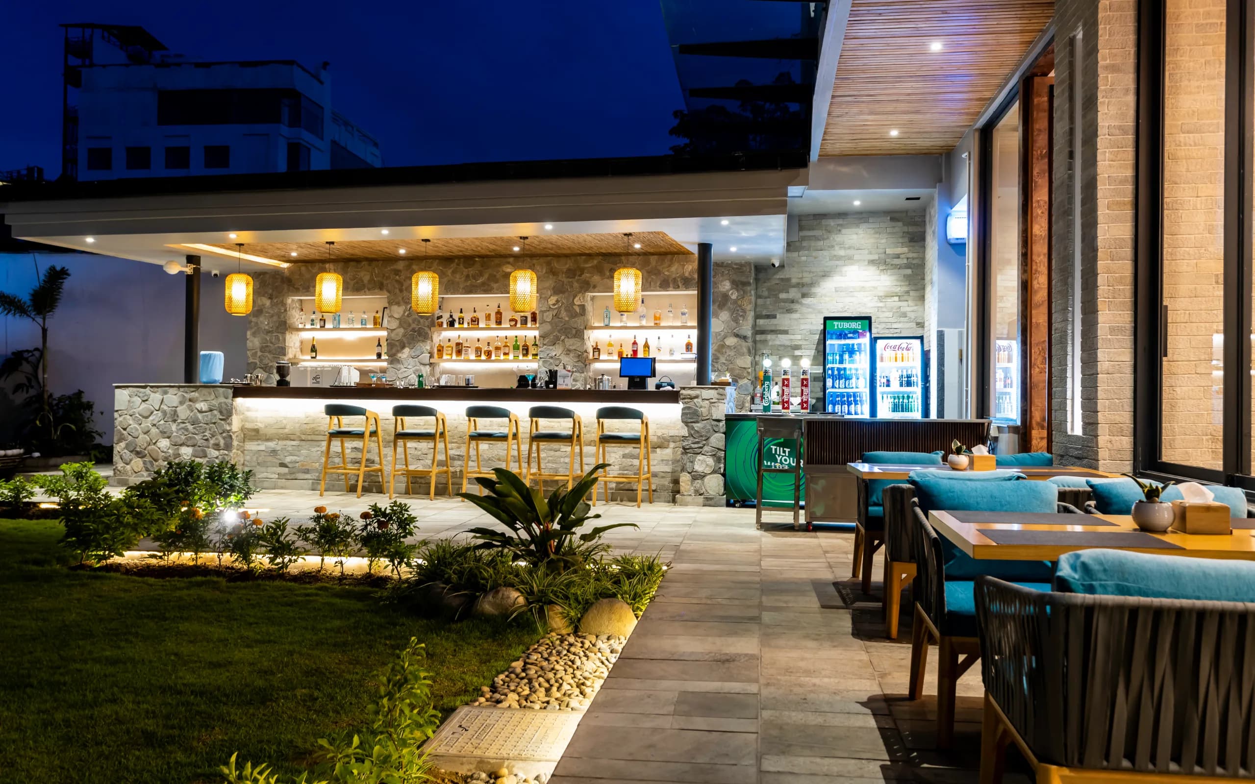 Pool Bar