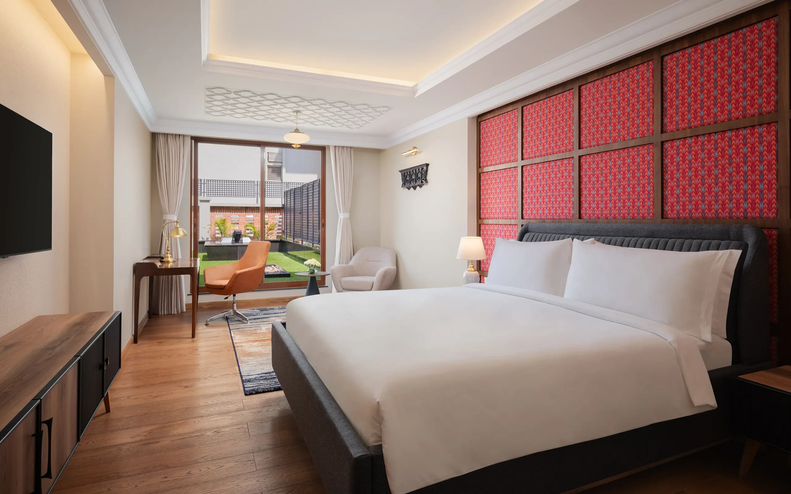 Deluxe Suite