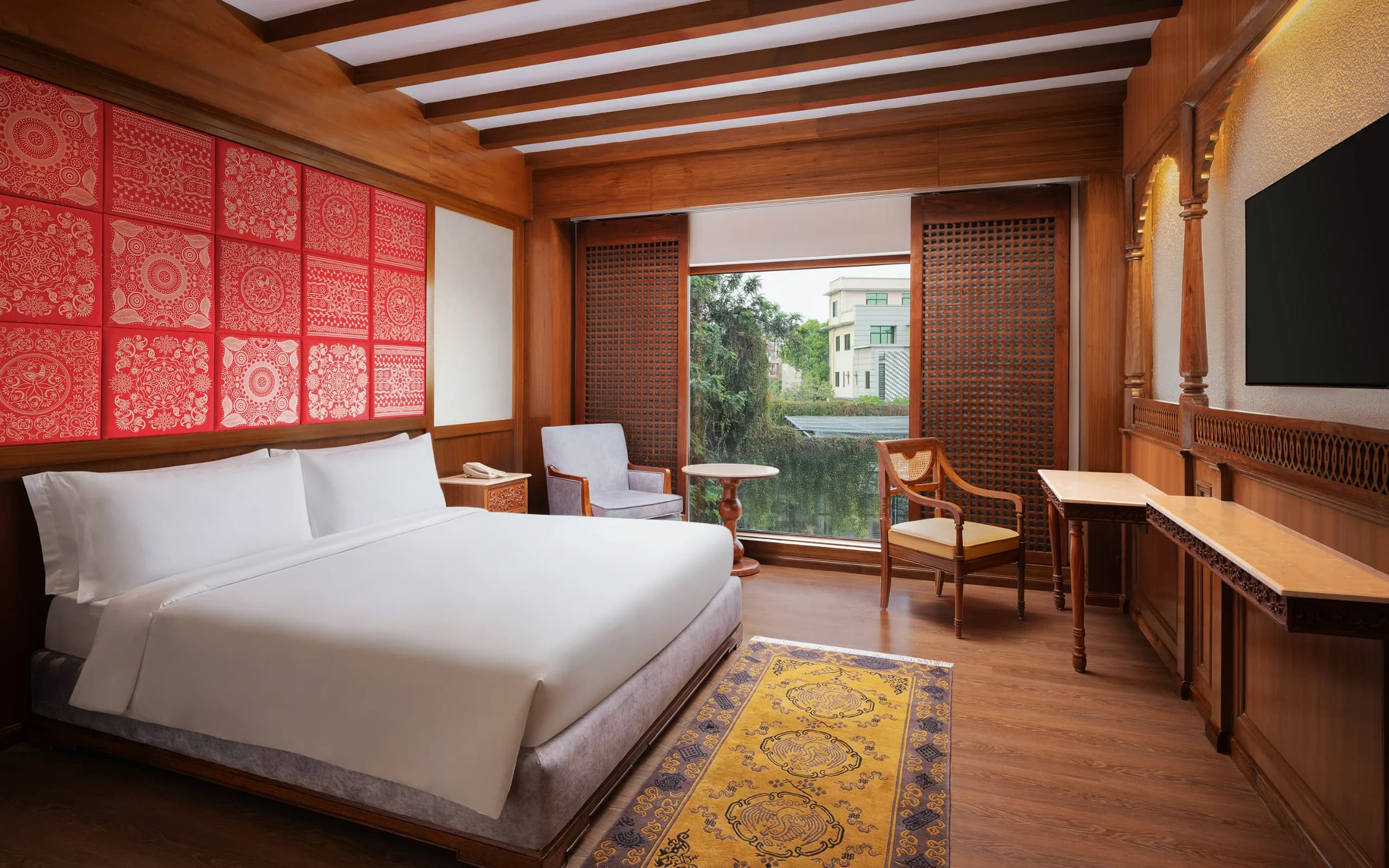 1 King Bed Room