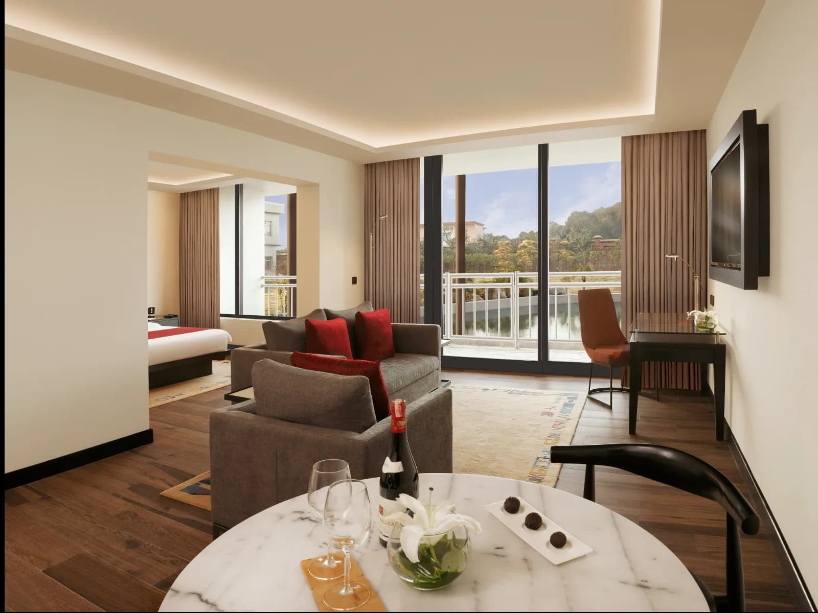 suite room in tiger palace by soaltee